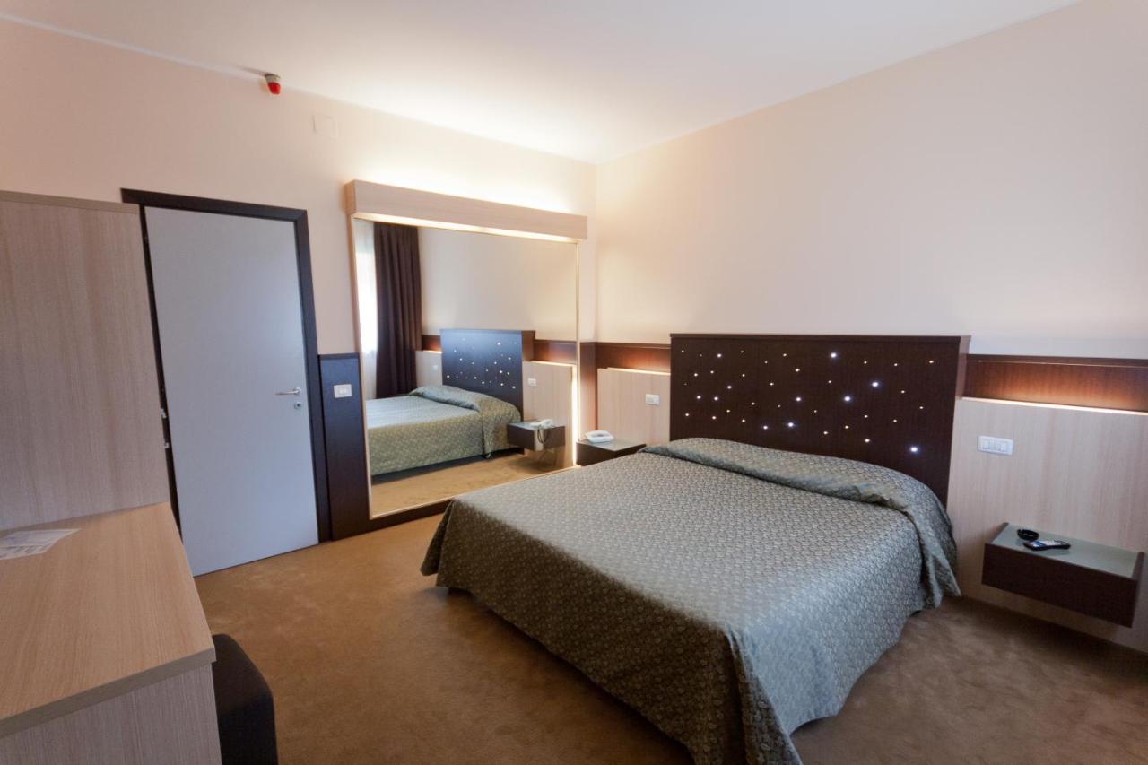 Hotel Campana レッジョ・エミリア エクステリア 写真